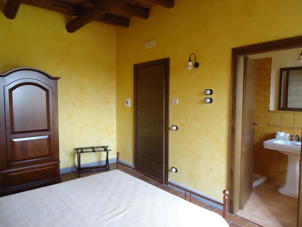 Agrituirsmo Masseria Campierti Falciano del Massico Стая снимка